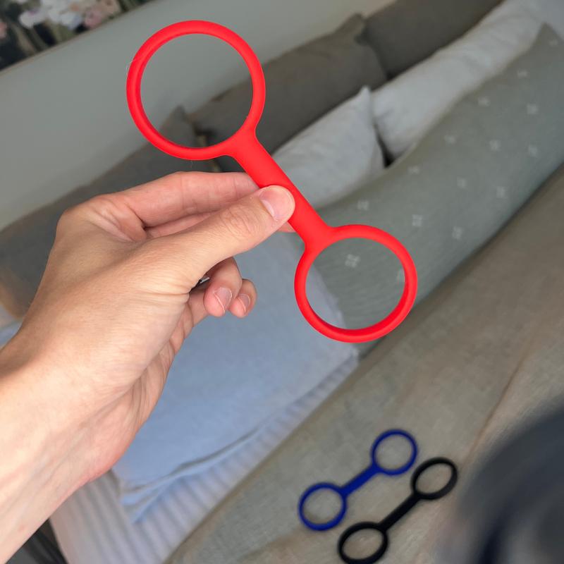 Slip On Rubber Handcuffs, The Perfect Toy for Pranks and Games Durable Silicone-TY